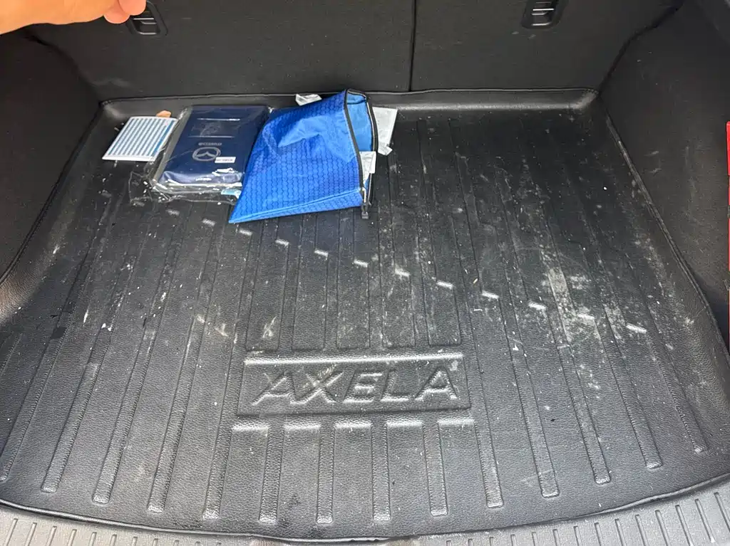Mazda 3 Axela 2018 — фото 15