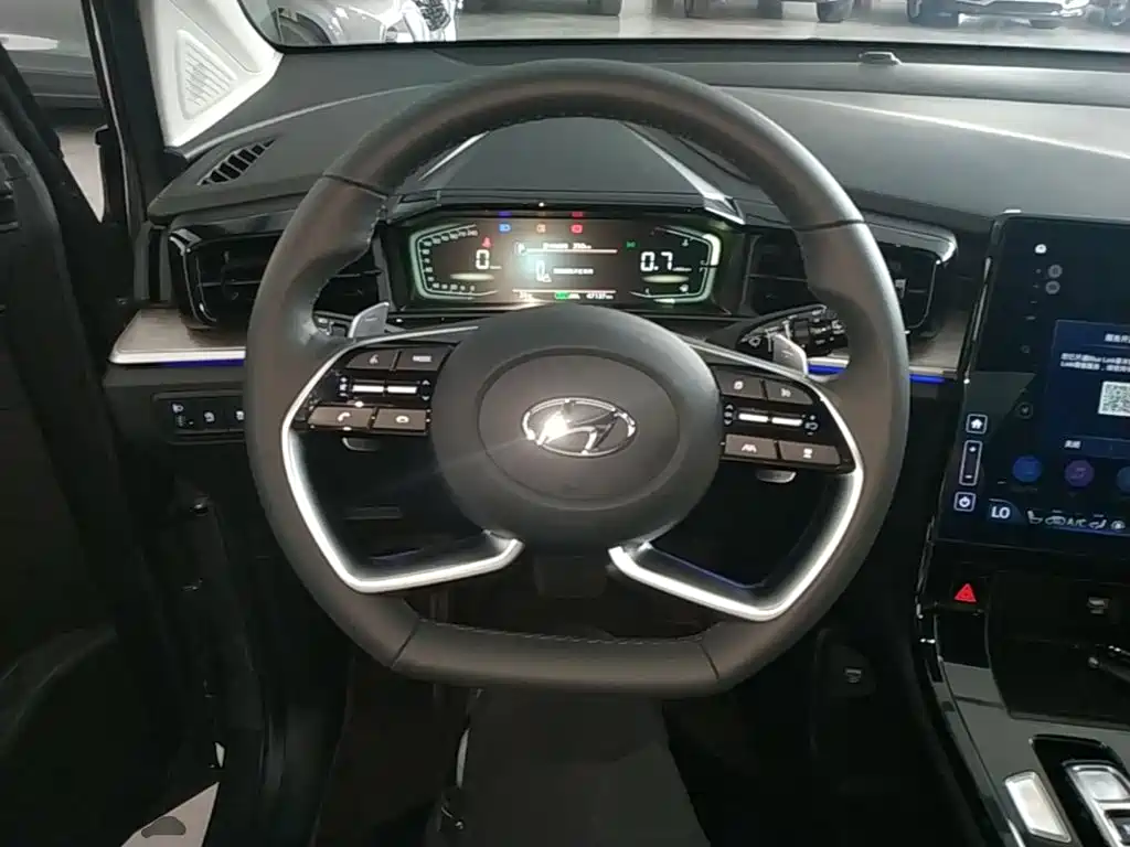 Hyundai Custin 2022 — фото 11