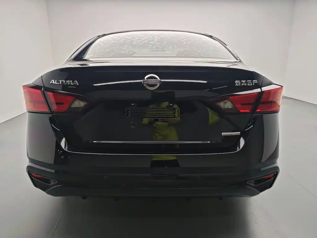 Nissan Teana 2022