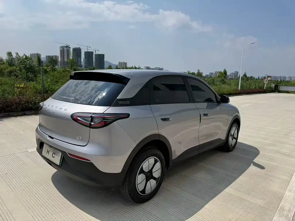 Geely Galaxy Starwish 2025 — фото 9