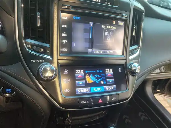 Toyota Crown 2018