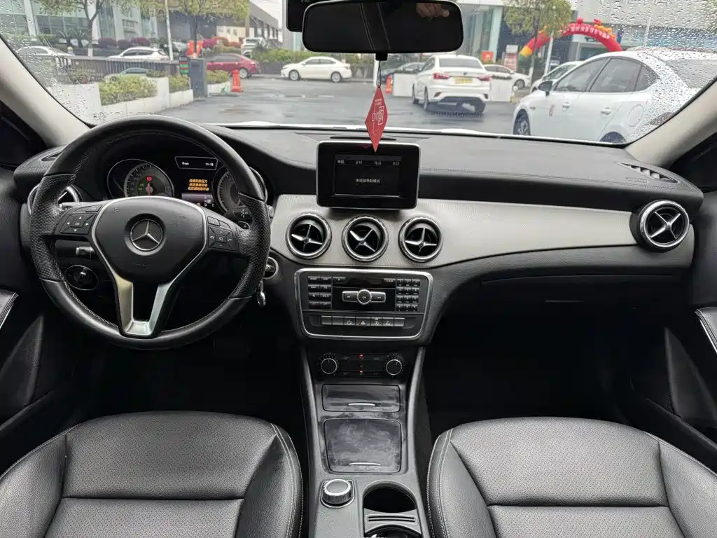 Mercedes-Benz GLA 2016 — фото 15
