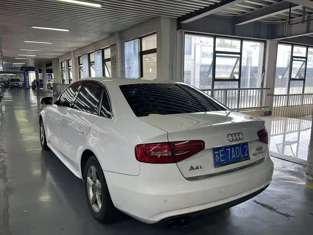 Audi A4L 2015