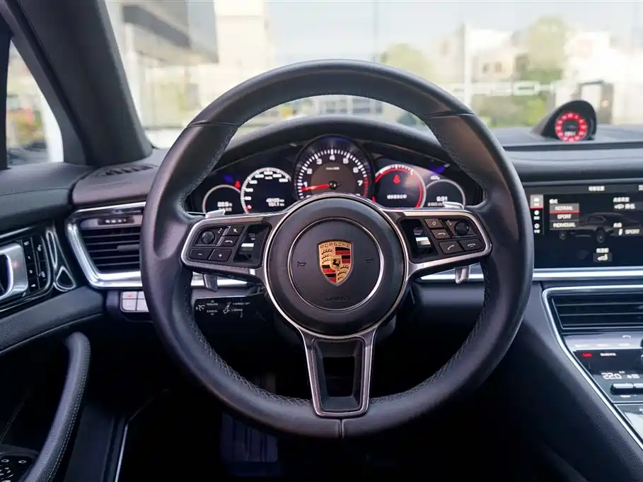 Porsche Panamera 2018 — фото 14