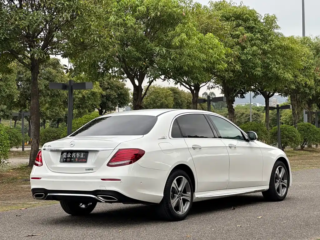 Mercedes-Benz E-Class 2019 — фото 9
