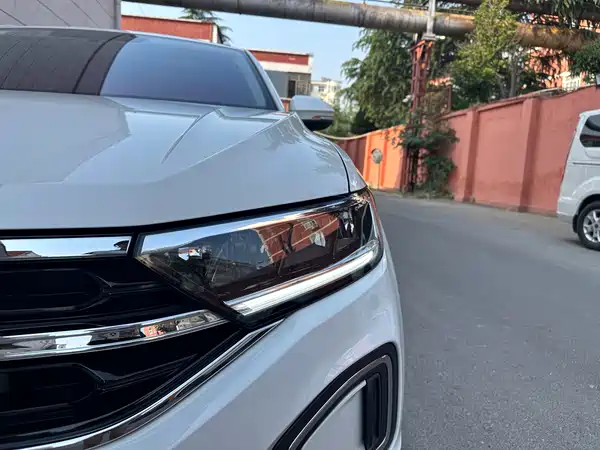 Volkswagen T-Roc 2023