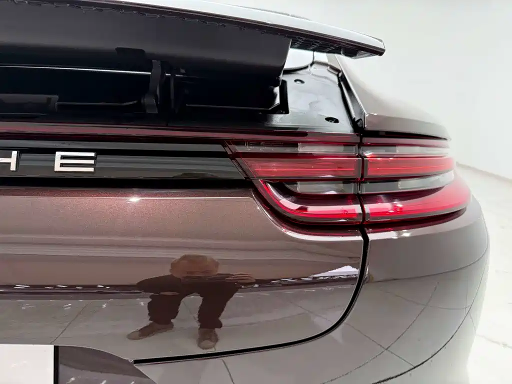Porsche Panamera 2018 — фото 10