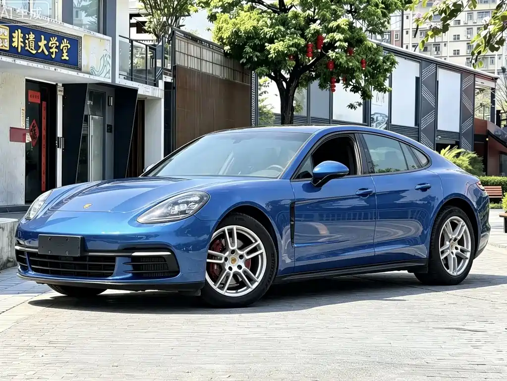 Porsche Panamera 2018 — фото 1