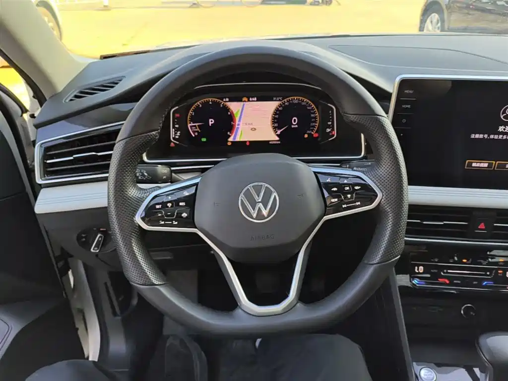 Volkswagen Tiguan L 2023 — фото 11