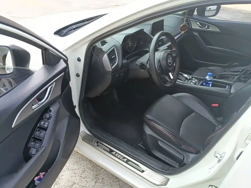 Mazda 3 Angkesela 2018 — фото 15