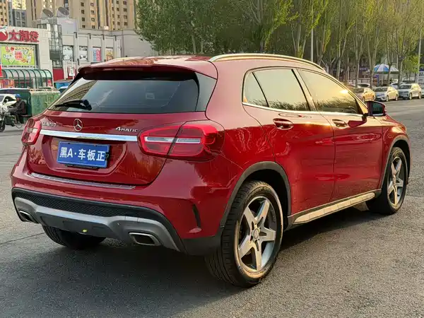 Mercedes-Benz GLA 2015