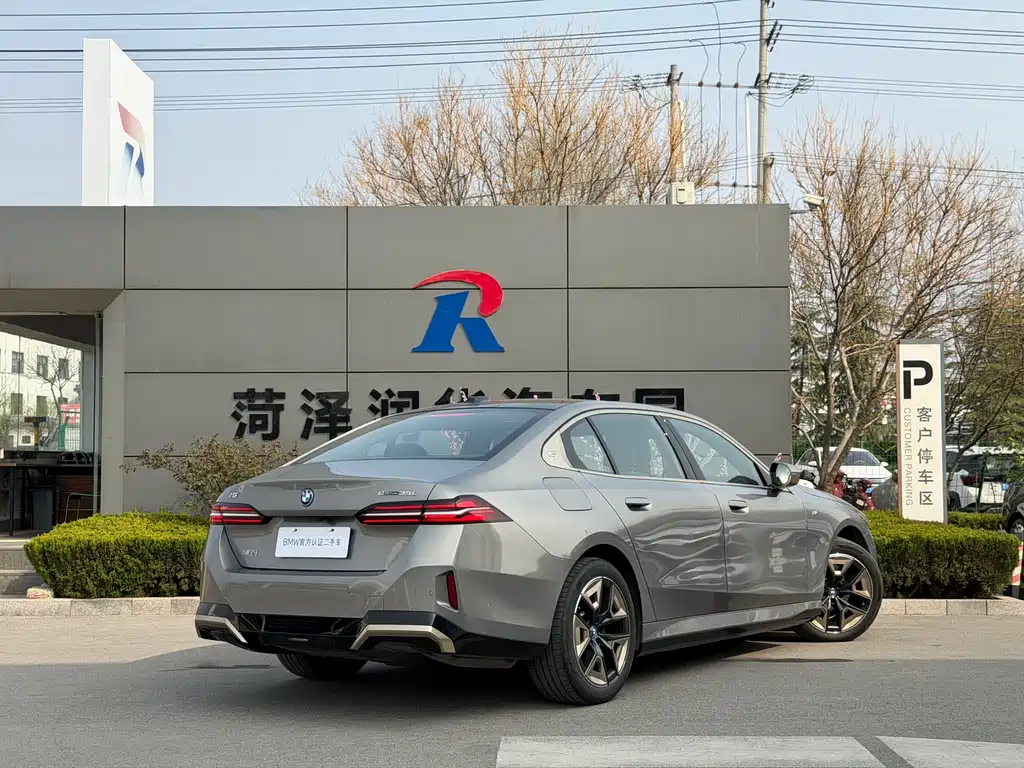 BMW i5 2025 — фото 3