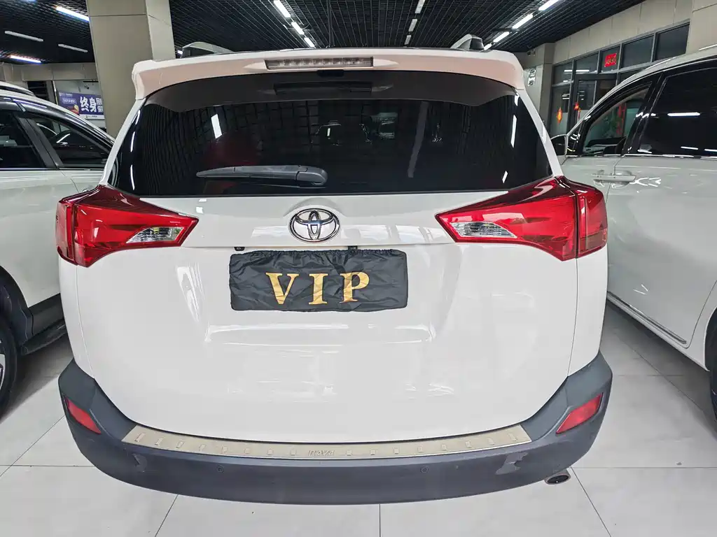 Toyota RAV4 2014 — фото 13