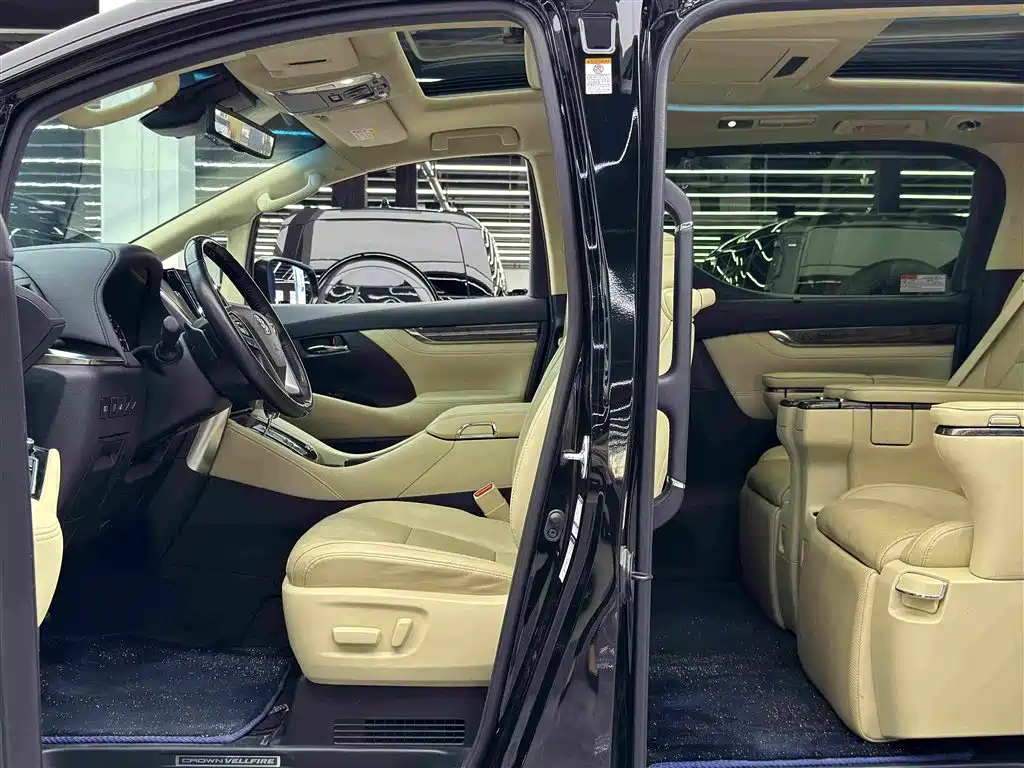 Toyota Vellfire 2022 — фото 8