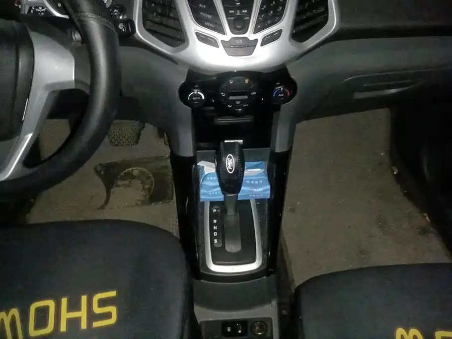 Ford EcoSport 2014 — фото 16