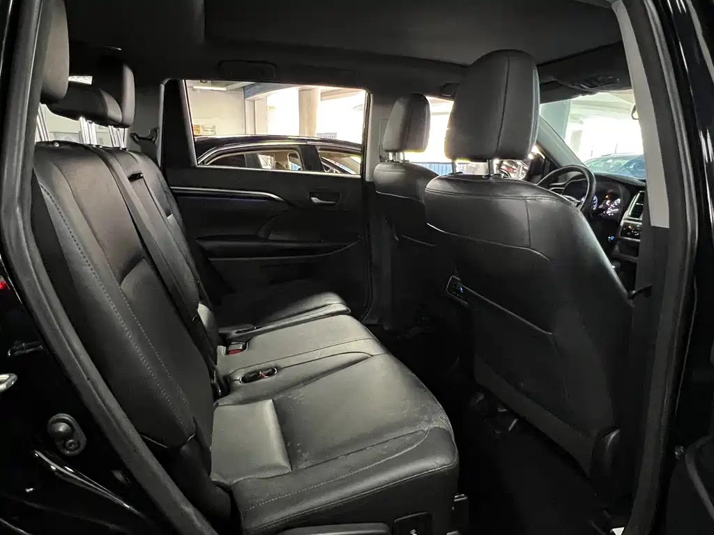 Toyota Highlander 2016 — фото 13