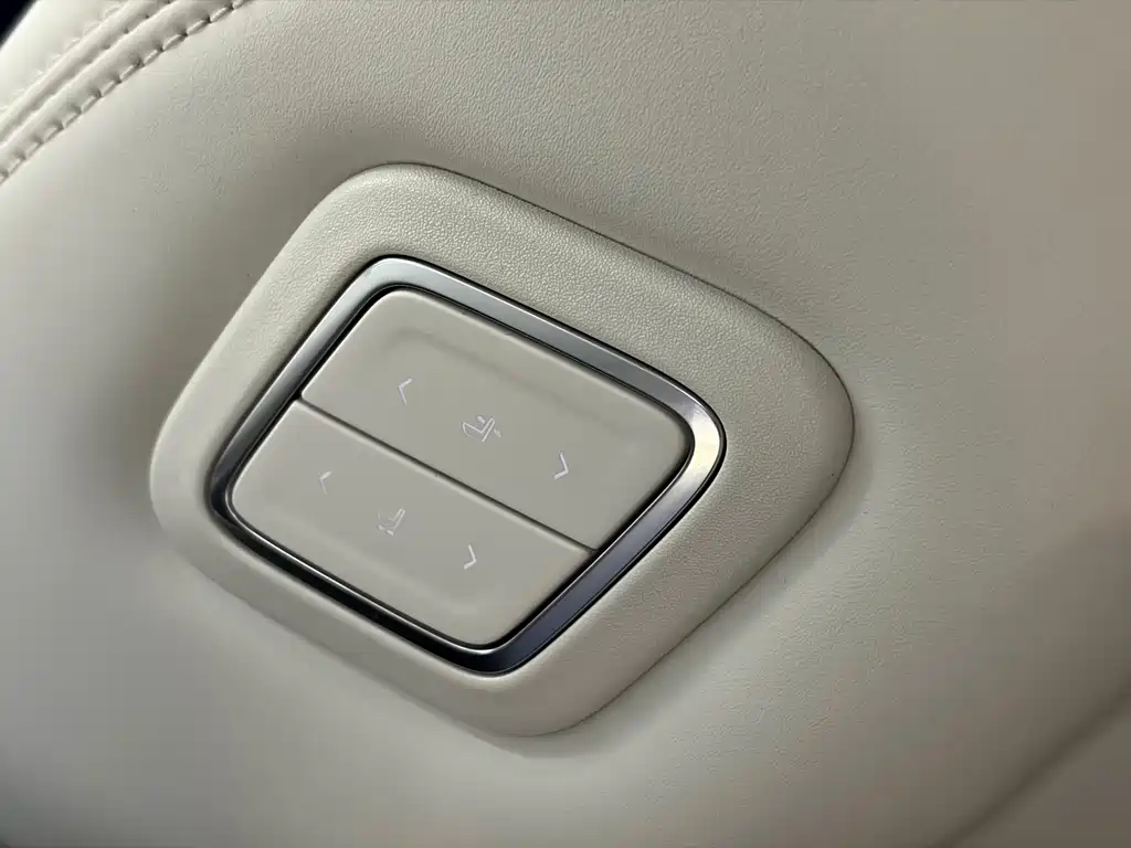 Buick GL8 New Energy 2024 — фото 17