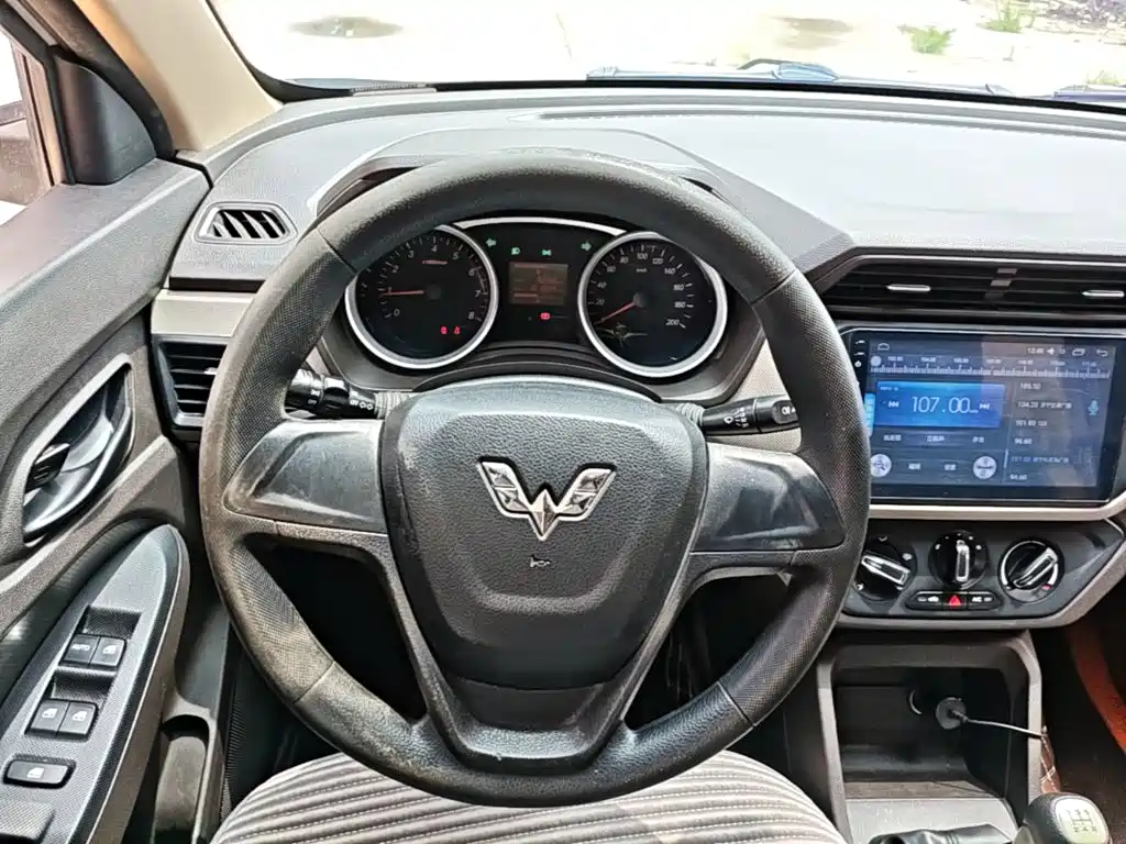 Wuling Hongguang 2019 — фото 11