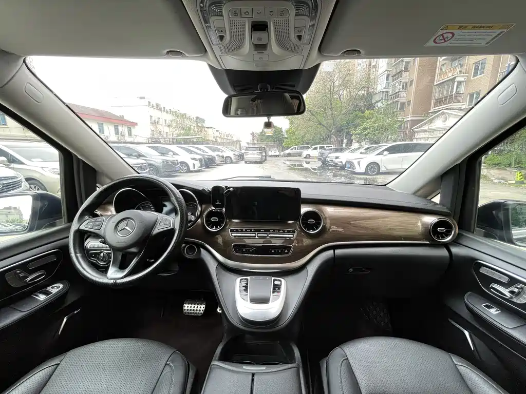 Mercedes-Benz V-Class 2020 — фото 12