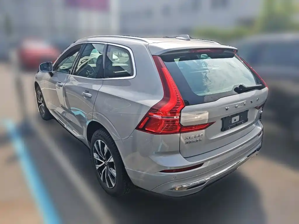 Volvo XC60 2025 — фото 9