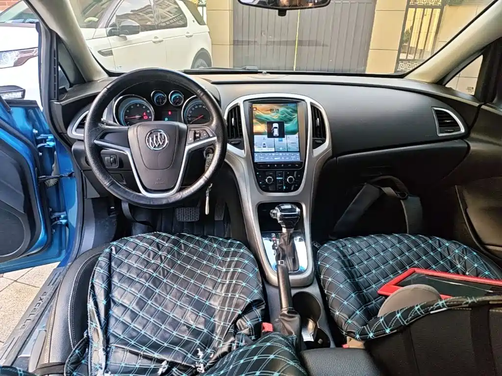 Buick Excelle 2014 — фото 10