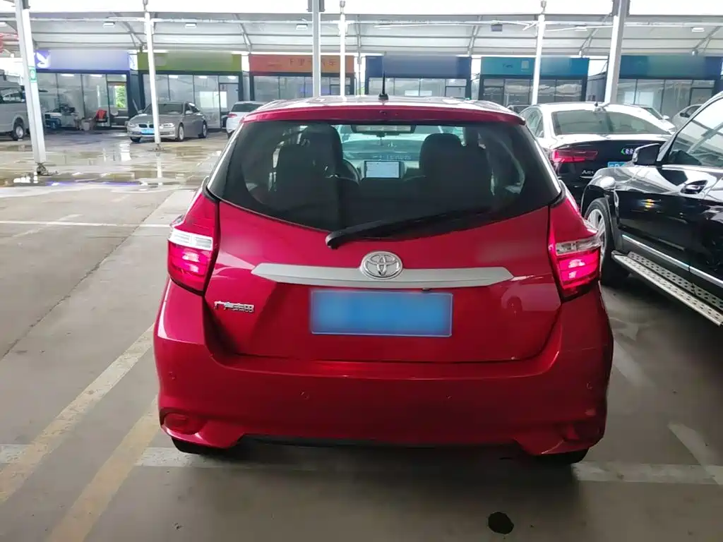 Toyota Yaris L 2018 — фото 6