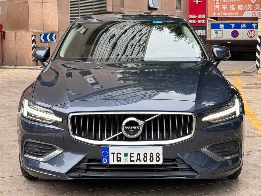 Volvo S60 2021 — фото 2