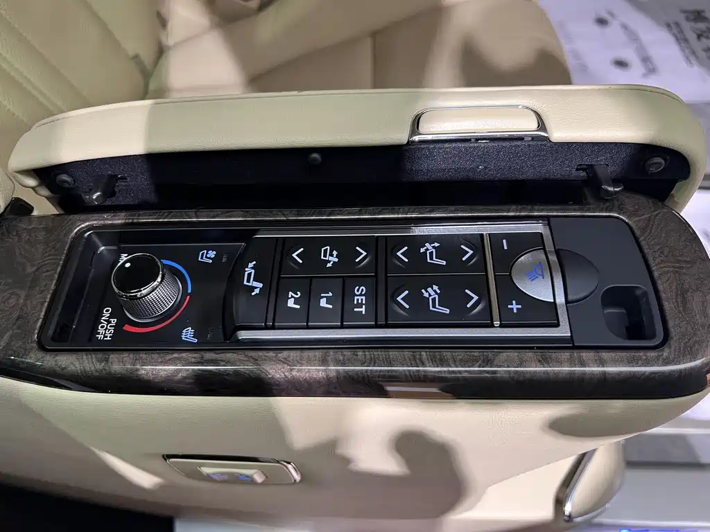 Toyota Vellfire 2022 — фото 12