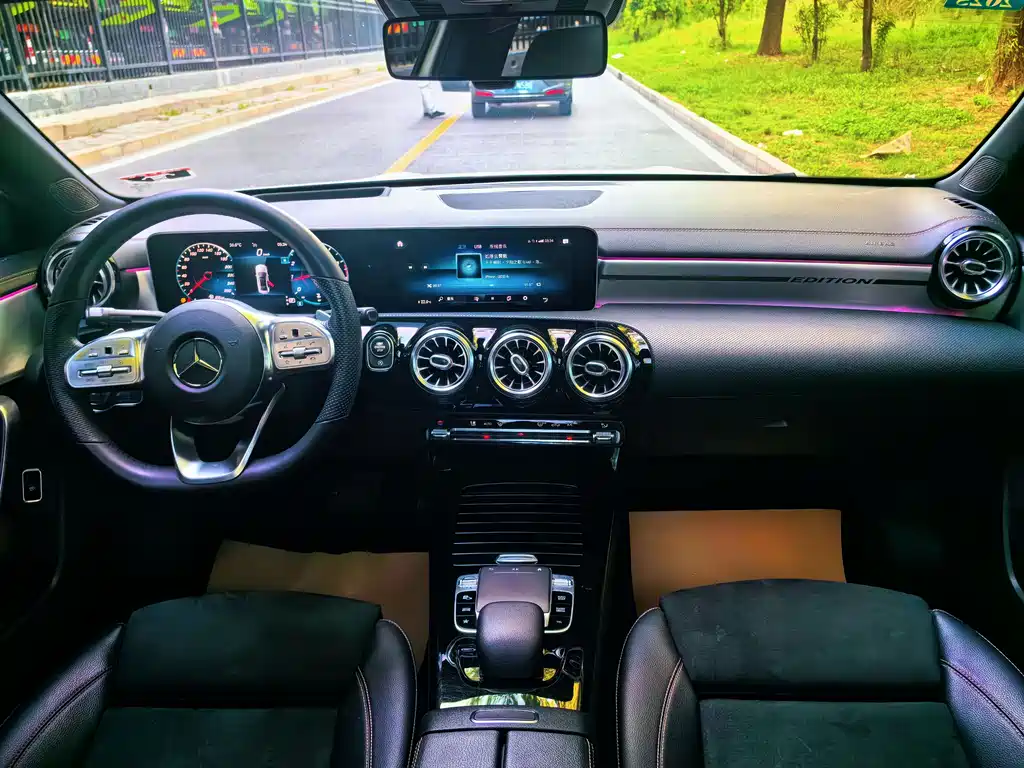 Mercedes-Benz A-Class 2019 — фото 5