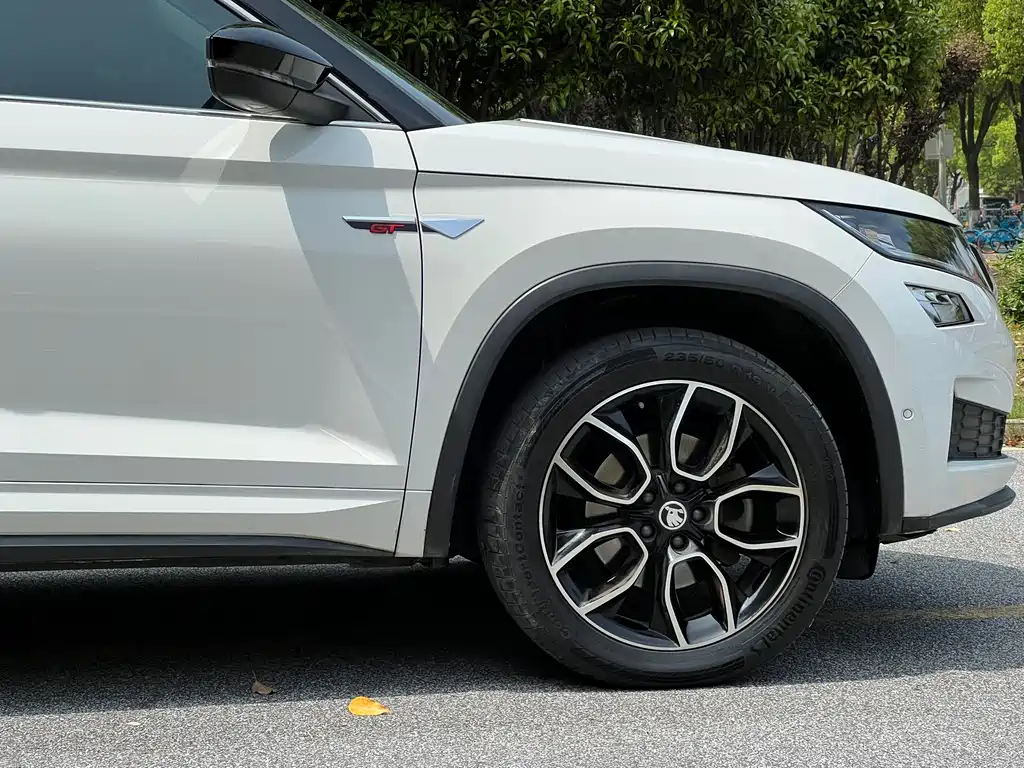 Skoda Kodiaq GT 2021 — фото 6