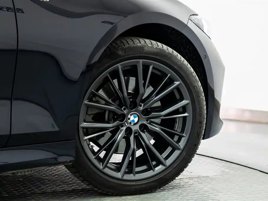 BMW 3 Series 2023 — фото 19