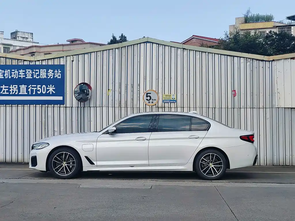 BMW 5 Series 2021