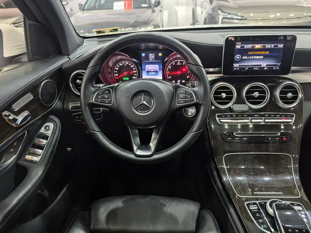 Mercedes-Benz GLC 2017 — фото 12