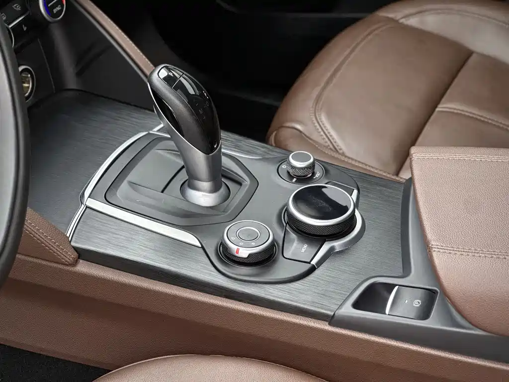 Alfa Romeo Stelvio 2019 — фото 17
