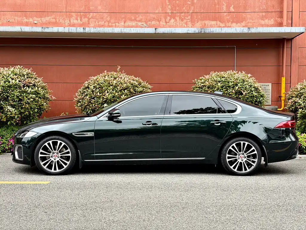 Jaguar XFL 2022 — фото 11