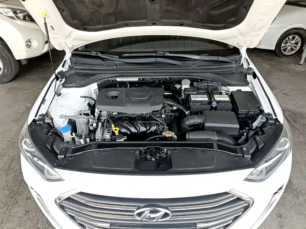 Hyundai Elantra 2019 — фото 20
