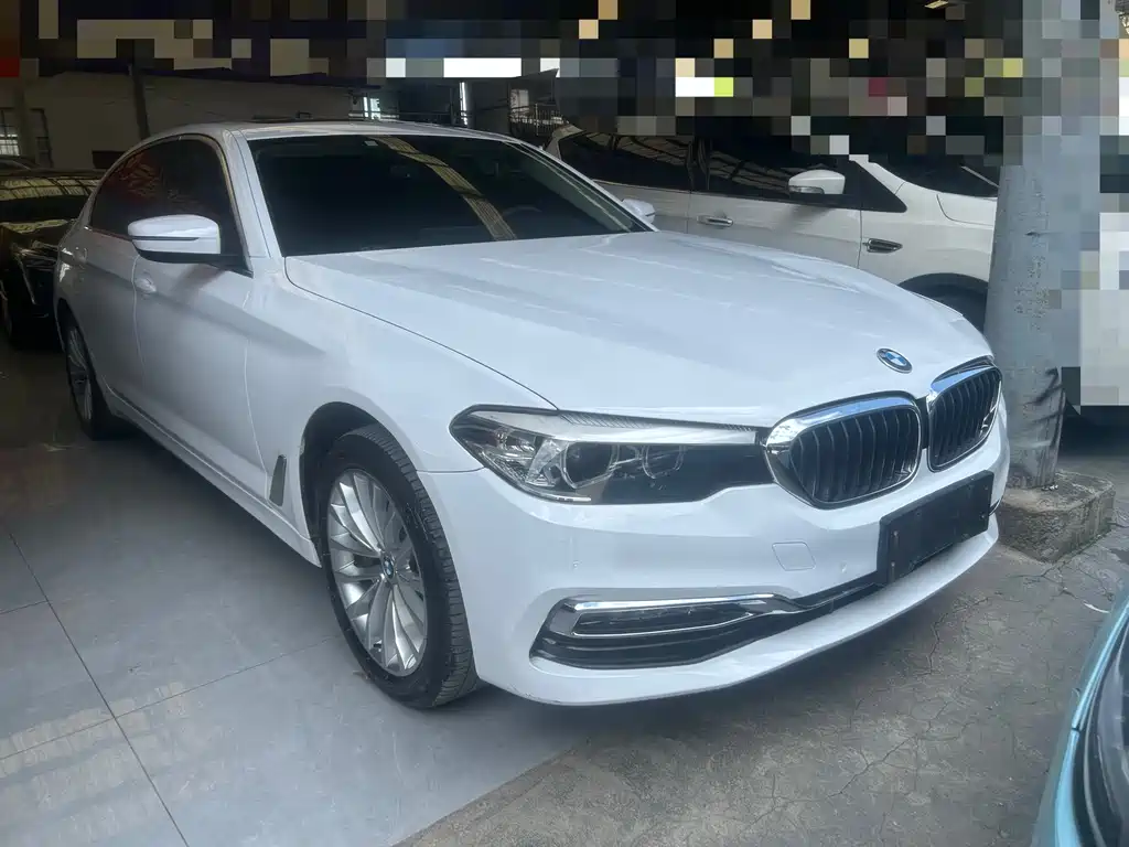 BMW 5 Series 2018 — фото 3