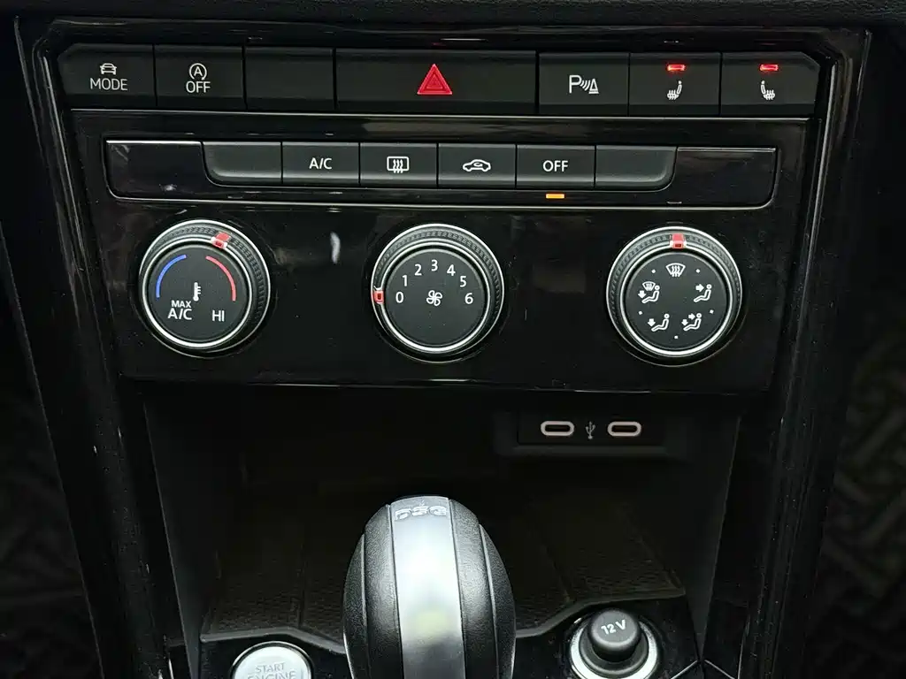 Volkswagen T-Roc 2022 — фото 8