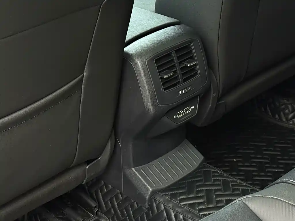 Volkswagen T-Roc 2022 — фото 16