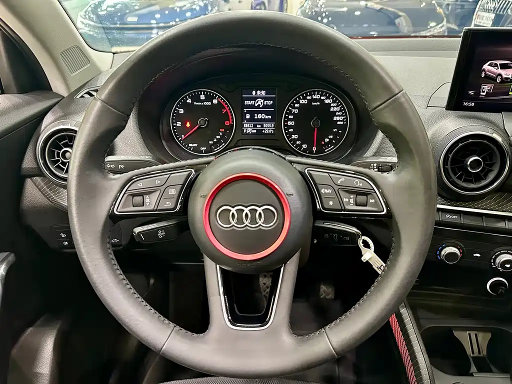 Audi Q2L 2020 — фото 13
