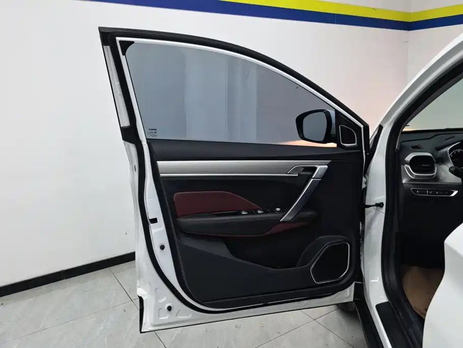 Geely Binyue 2022