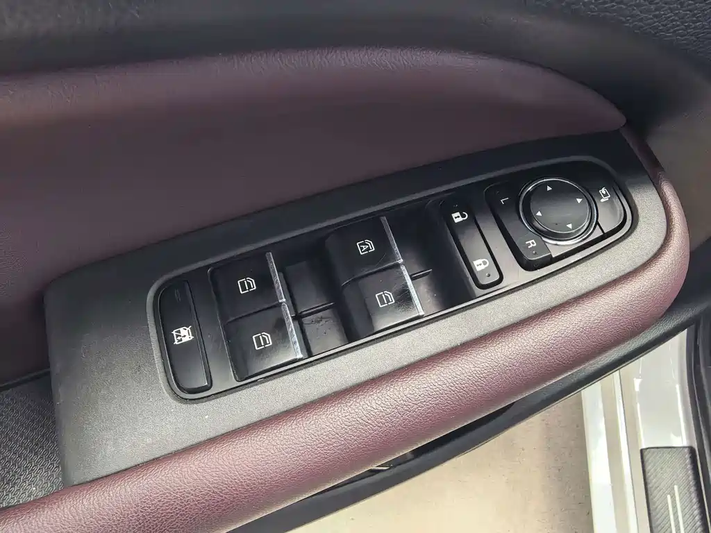 GAC Trumpchi M6 2022 — фото 13