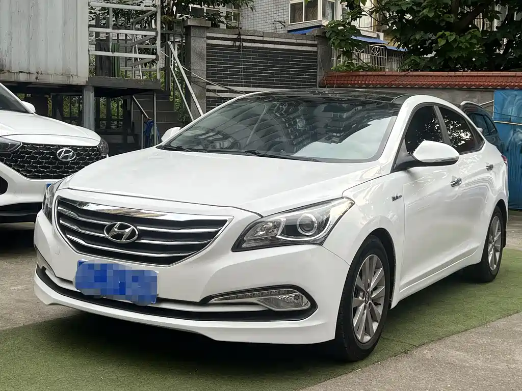 Hyundai Mistra 2014