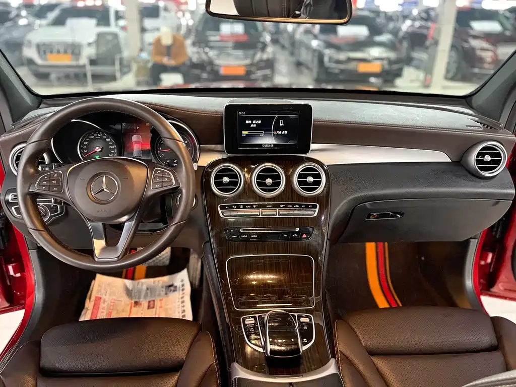 Mercedes-Benz GLC 2018 — фото 9