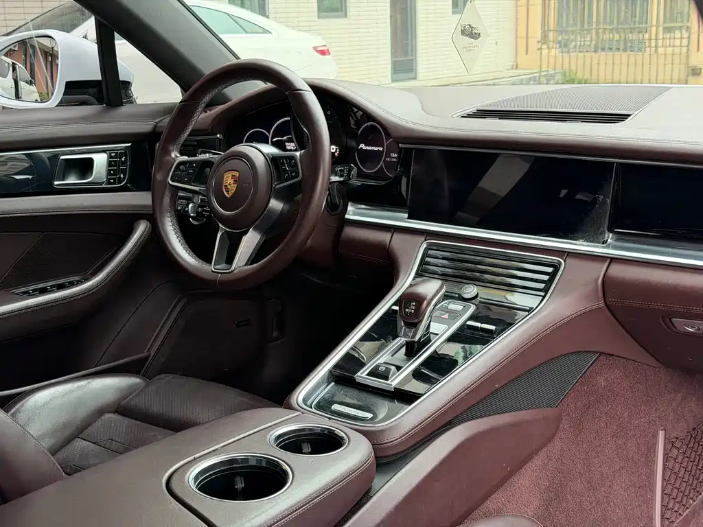 Porsche Panamera 2018 — фото 9