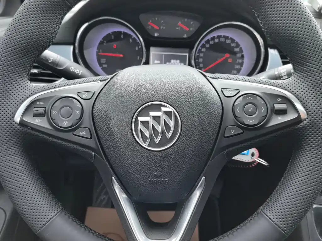 Buick Verano 2017 — фото 10