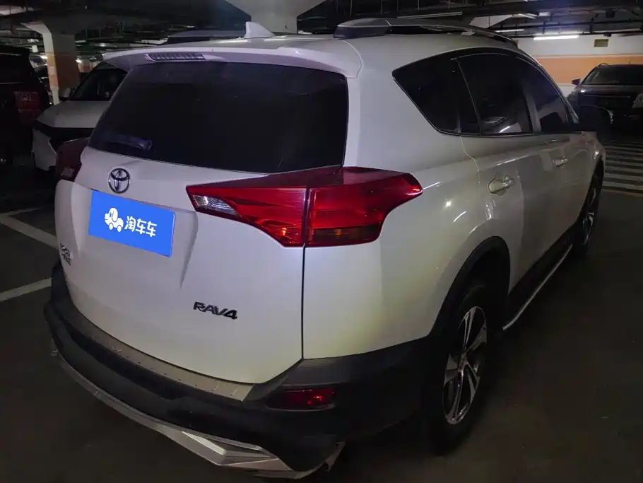 Toyota RAV4 2016 — фото 3