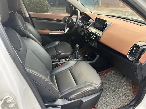 Dongfeng Fengshen AX4 2017