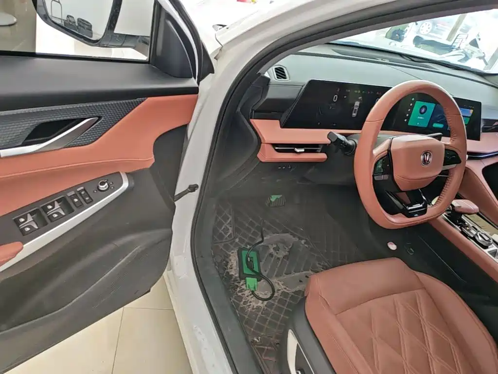 Changan CS75PLUS 2023 — фото 12