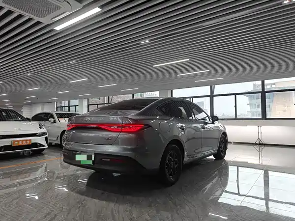BYD Seal 05 DM-i 2025
